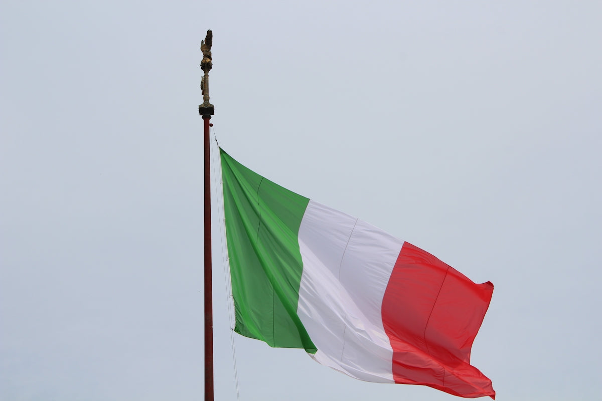 Der Einfluss von Strandgut Mode auf die italienische Damenmode - Trendy Fashion