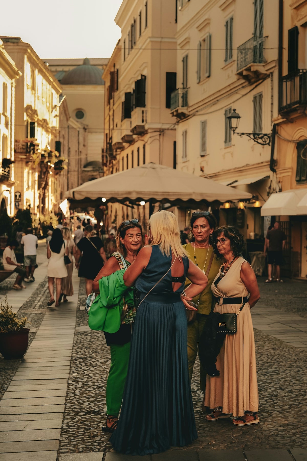 Modeszenario 2025: Italien Fashion Damen im Fokus - Trendy Fashion