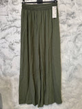 Leichtfallende Hose Seitenansicht – eleganter Fall & moderne Silhouette