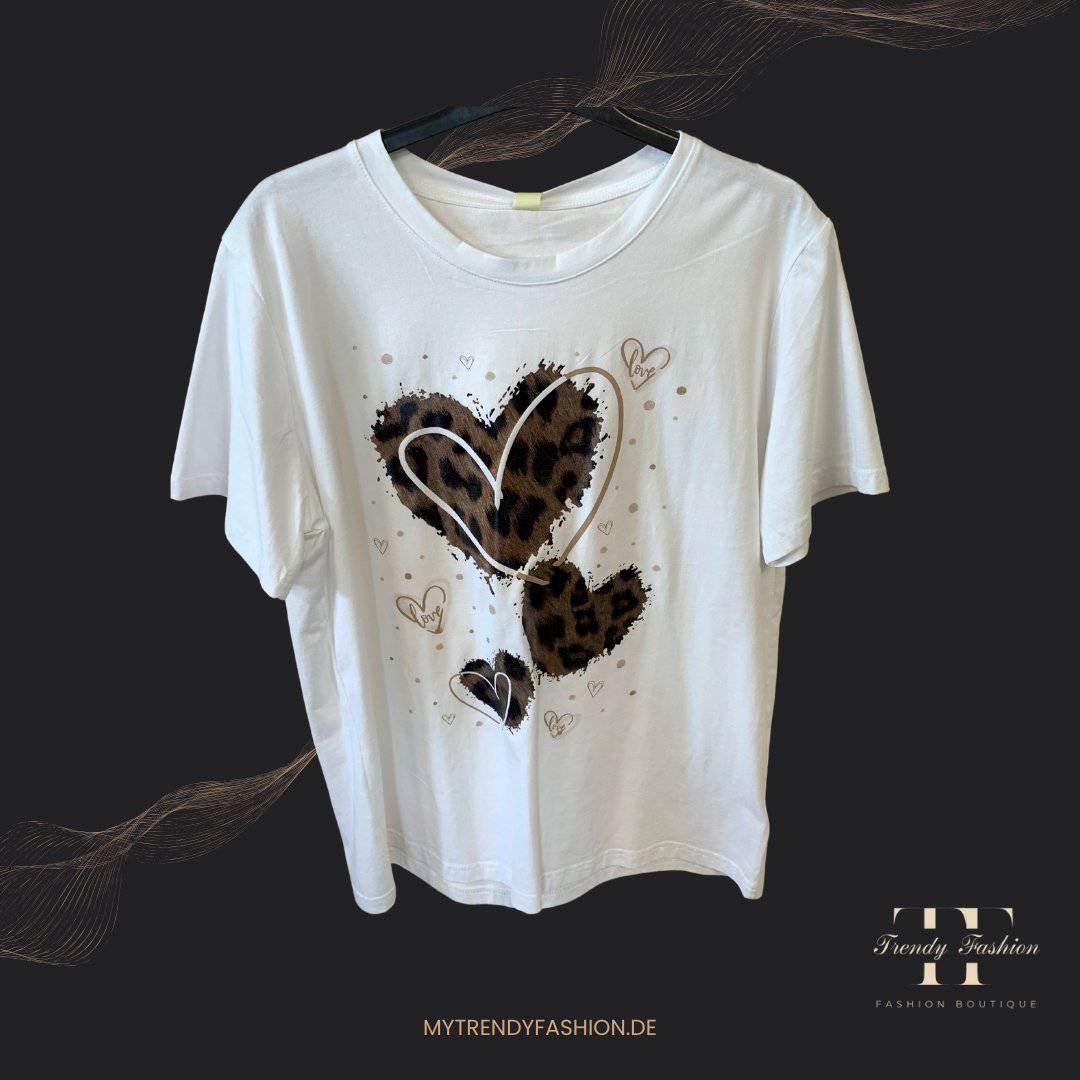 Damen Shirt Leo-Print mit Herz – Mutiges Statement-Shirt perfekte Passform